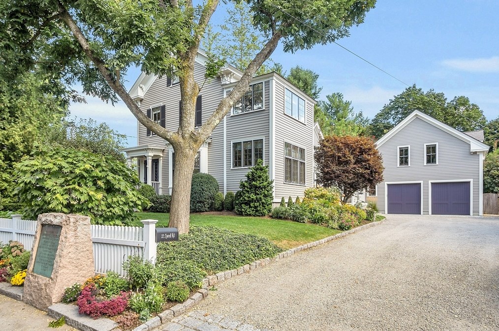 32 Lowell Rd, Concord, MA 01742 exterior