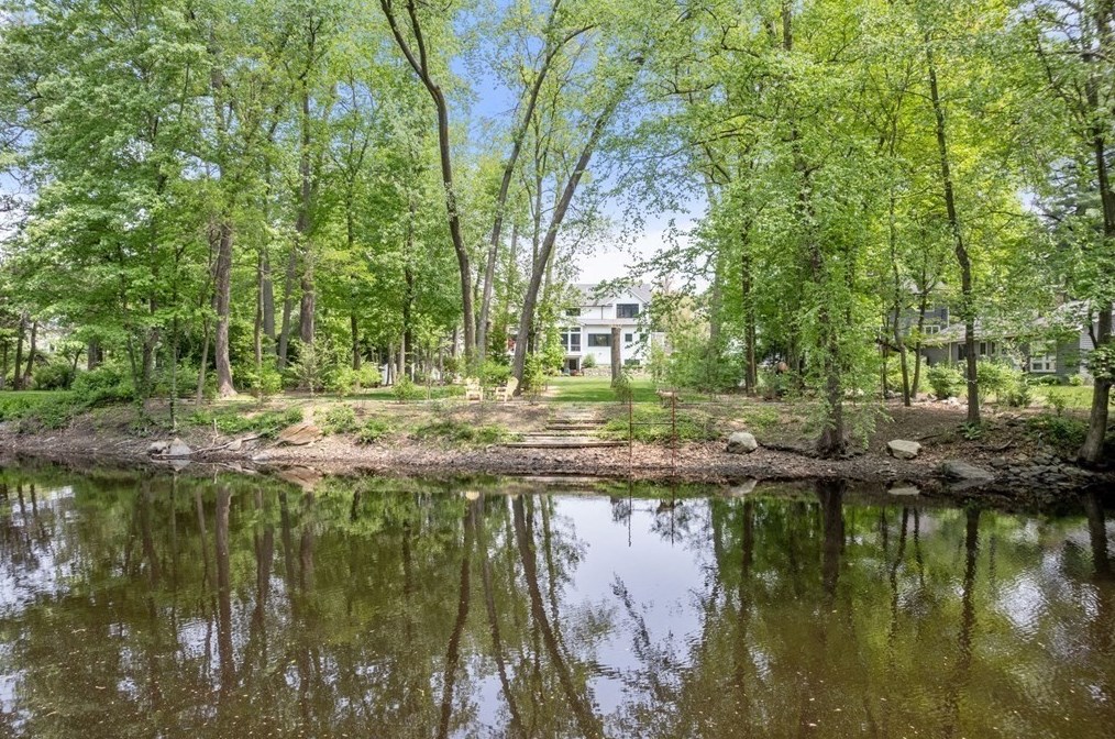 55 Bernard St, Newton MA 02461-1904 exterior