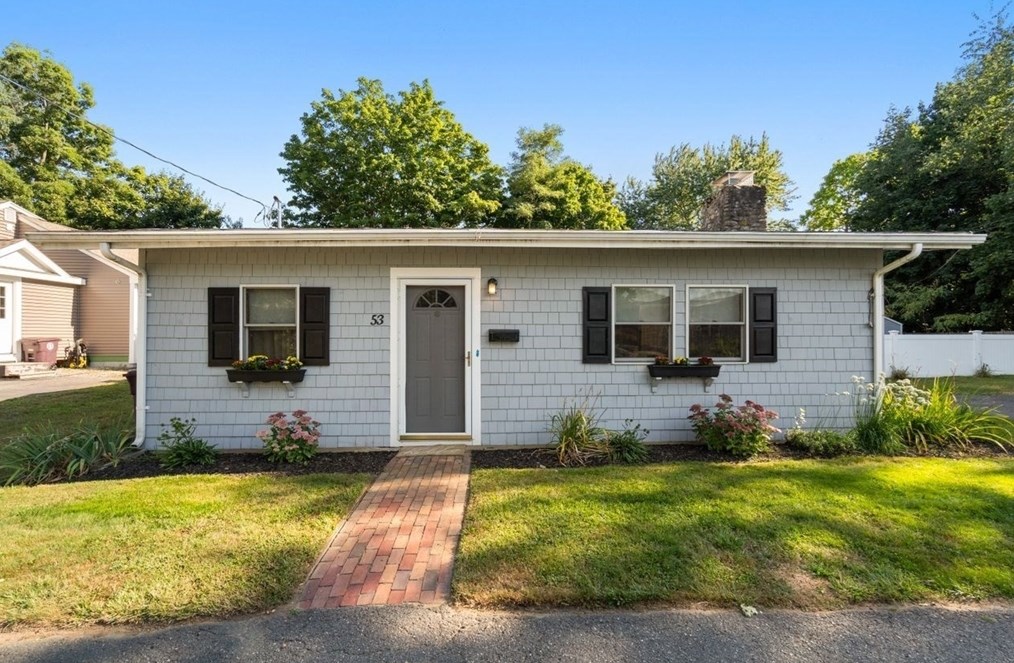 53 Lake Shore Dr, Weymouth, MA 02189