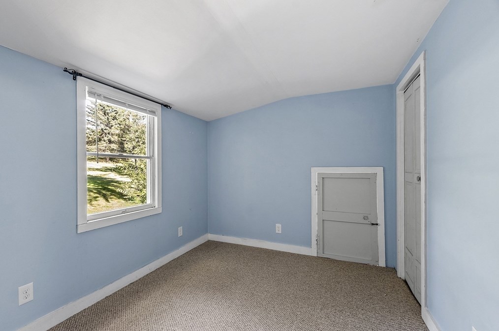 163 Pleasant St, Northborough MA 01532-3806 exterior