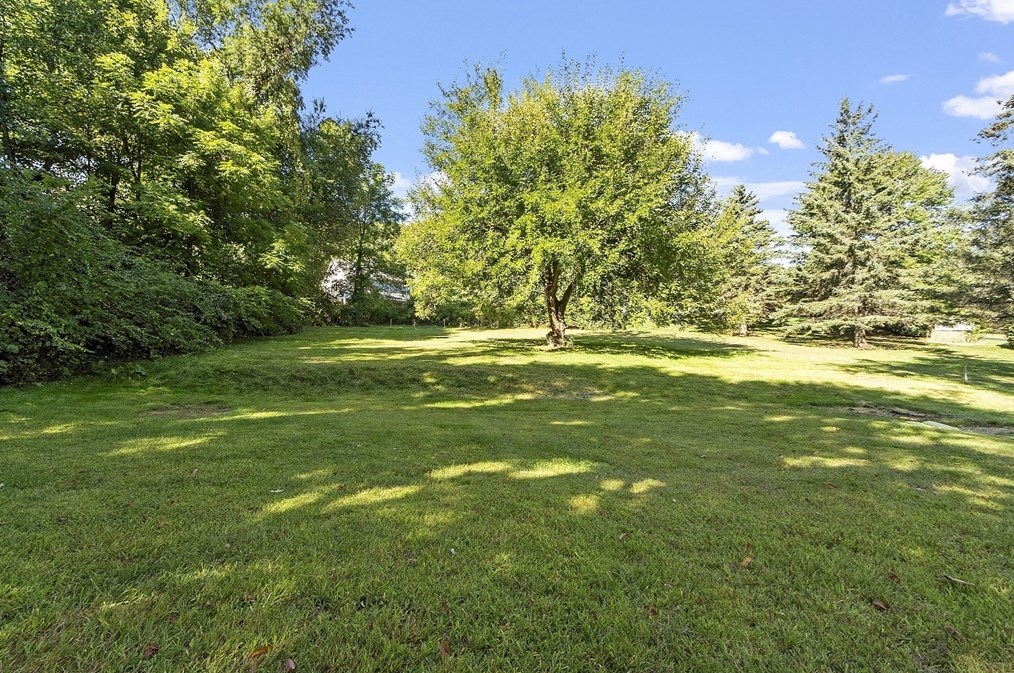 163 Pleasant St, Northborough MA 01532-3806 exterior