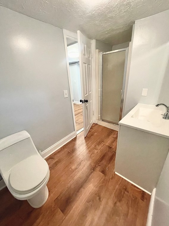 208 Ashley Blvd, New Bedford MA 02746-5703 exterior