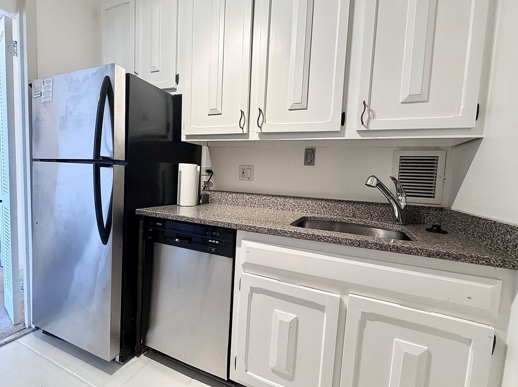 65 E India Row #22h, Boston, MA 02110