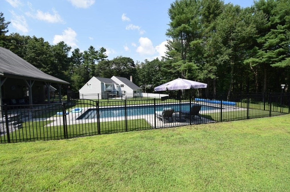 13 Hill St, Worcester, MA 01612