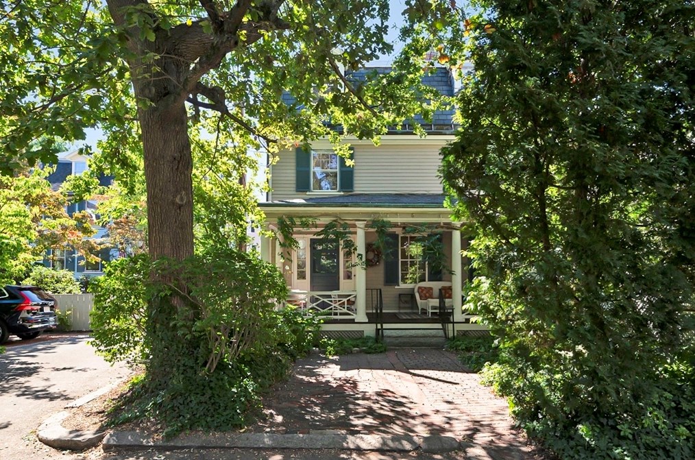 6 Botts Ct, Salem, MA 01970