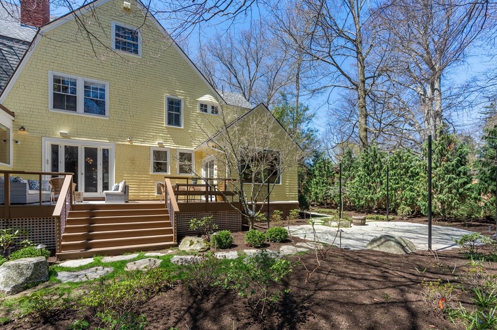 76 Sparks St, Cambridge MA 02138-2216 exterior