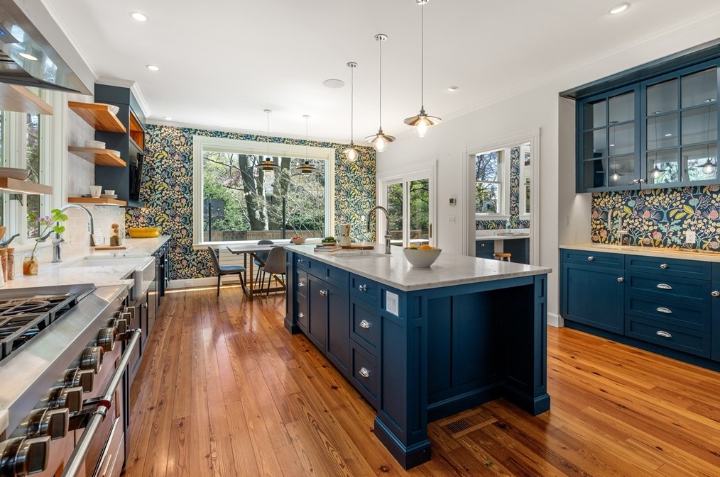 76 Sparks St, Cambridge MA 02138-2216 exterior