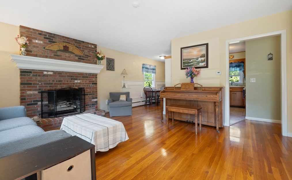 4 Highland St, Boylston, MA 01505