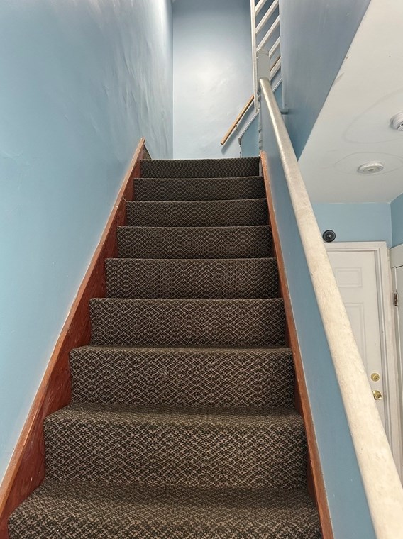 405 Lakeview Ave #2, Lowell, MA 01850