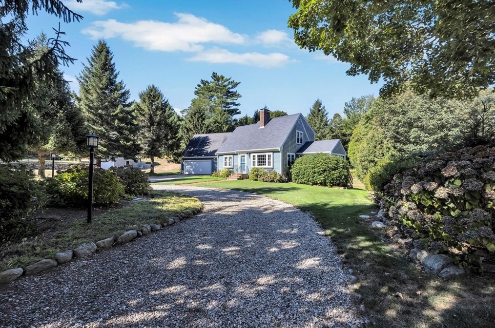 27 Colonial Way, Barnstable, MA 02668