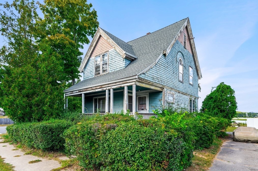 24 Ballard St, Saugus, MA 01906