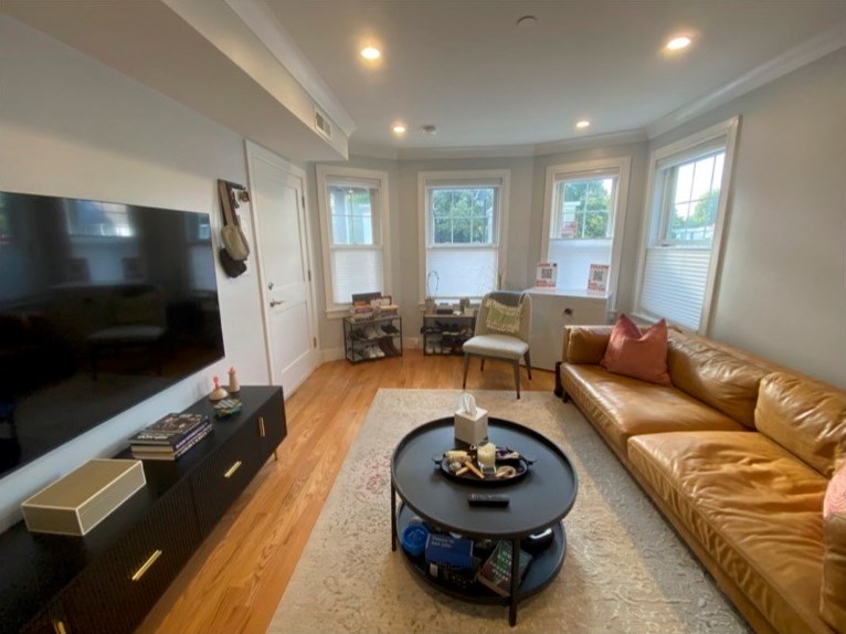 650 Hyde Park Ave #2l, Boston, MA 02131