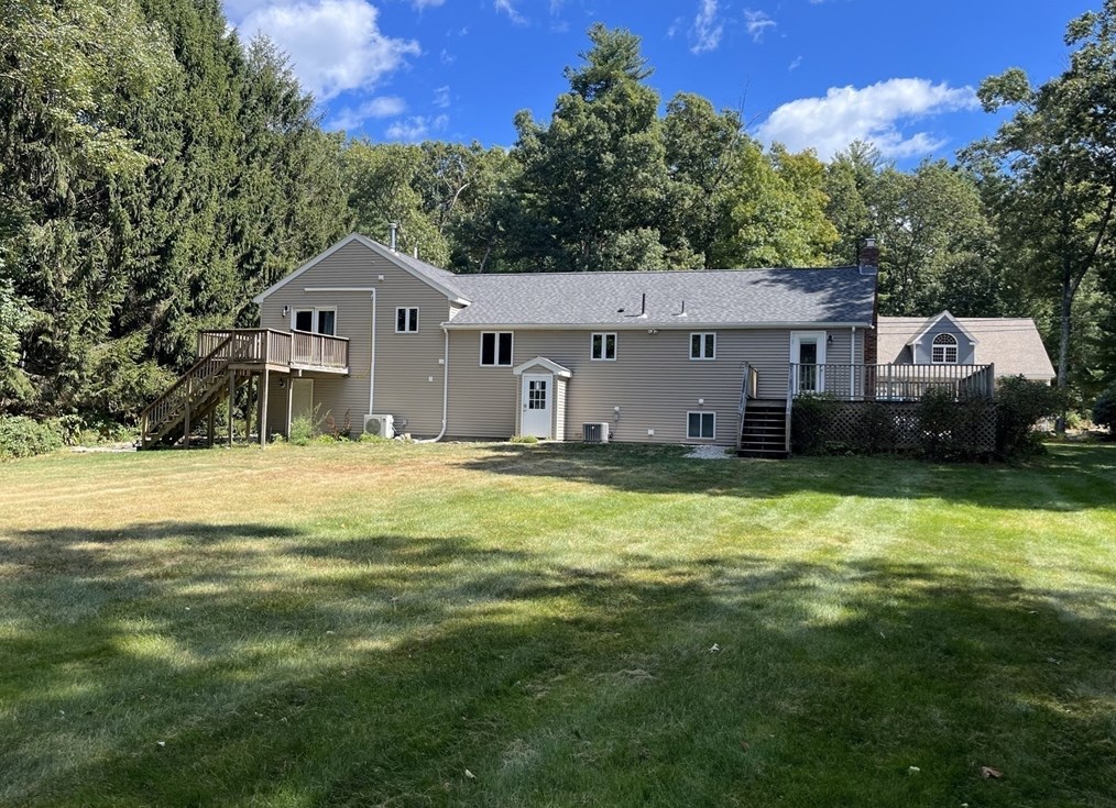 16 Grove St, Bellingham, MA 02019