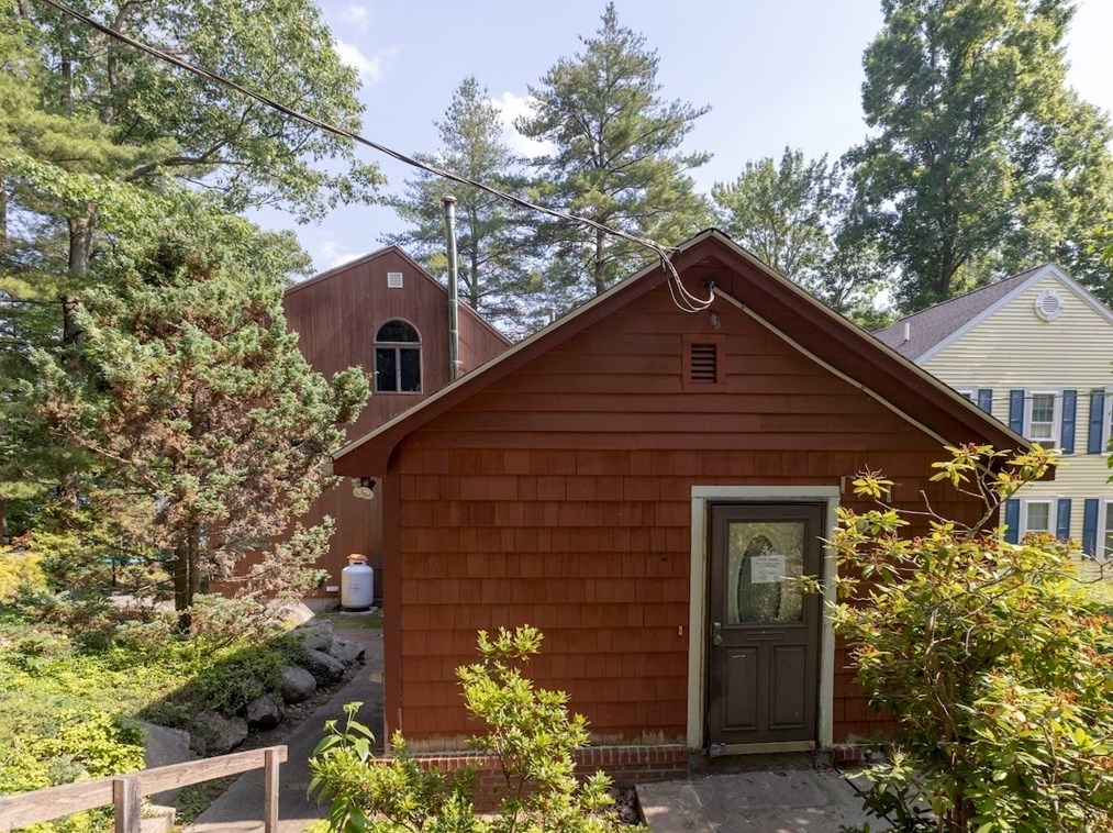 11 White Ave, Concord, MA 01742