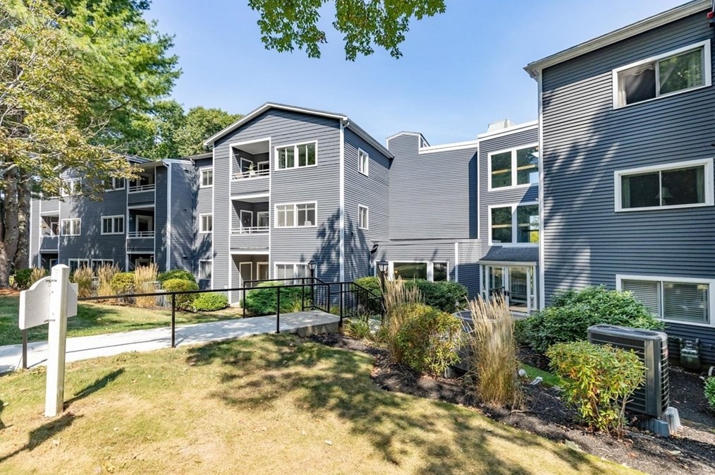 500 Colonial Dr #106, Ipswich, MA 01938