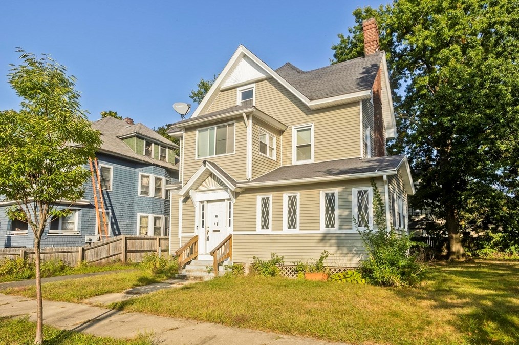 116 Amherst St, Springfield, MA 01109