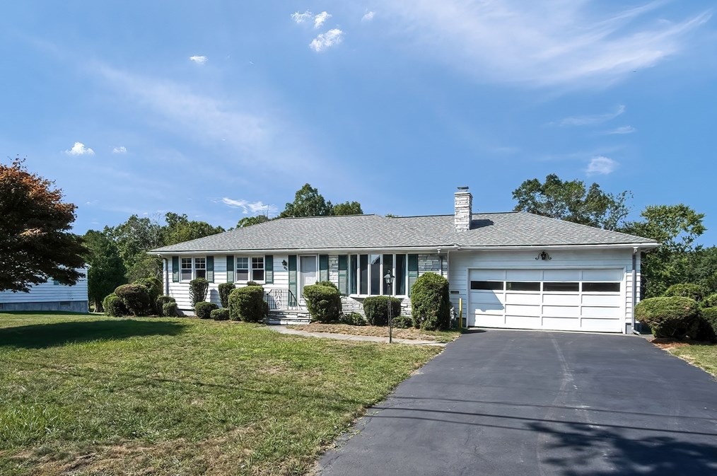 243 Pearse Rd, Swansea, MA 02777-1326