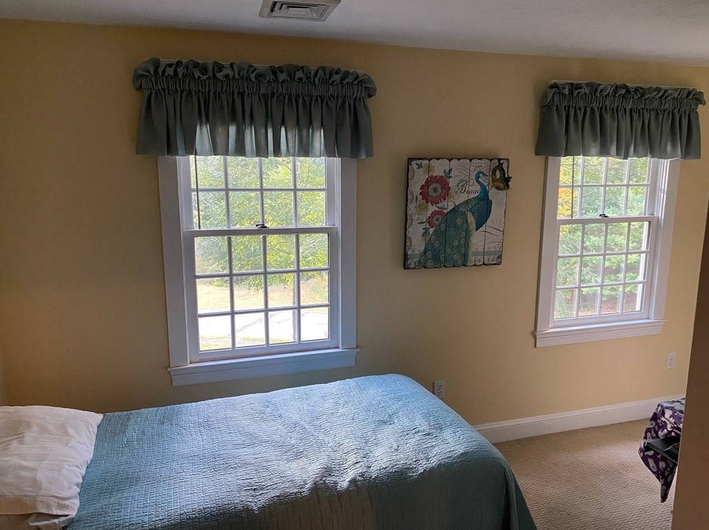 24 Plumbley Rd, Upton MA 01568-1425 exterior