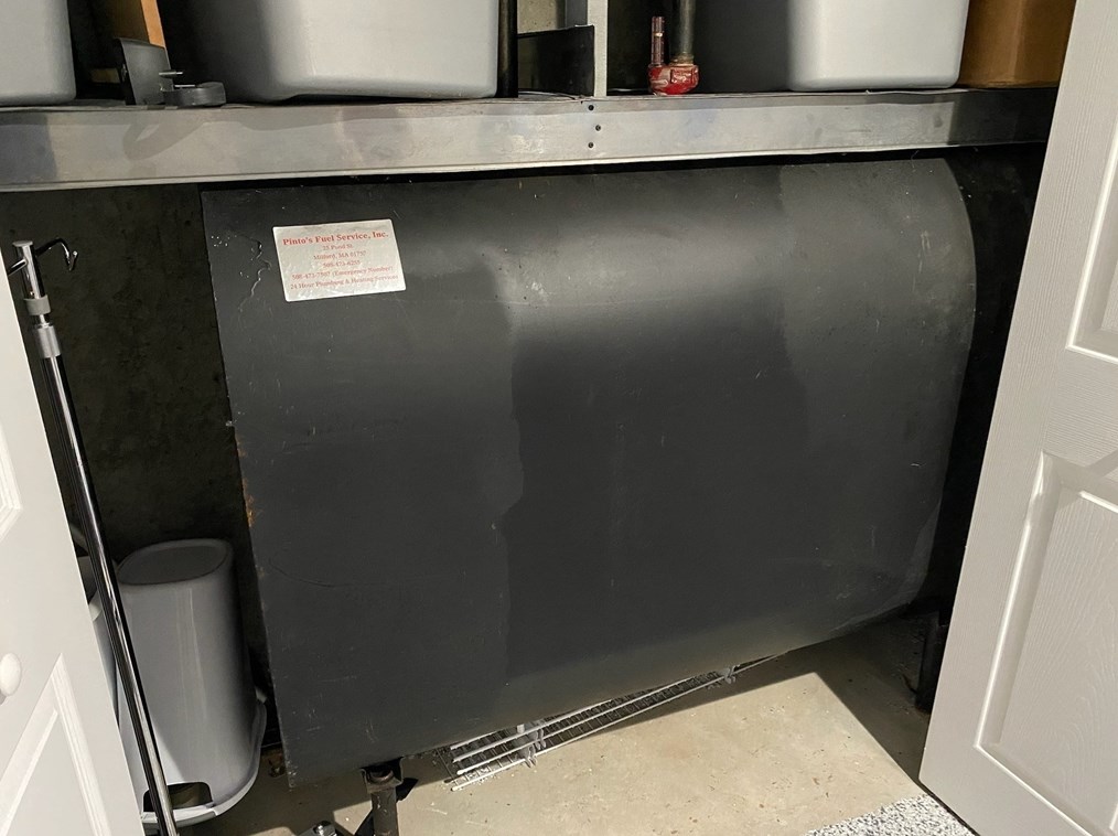 24 Plumbley Rd, Upton MA 01568-1425 exterior