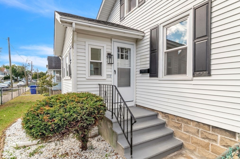 86 Malden St, Springfield, MA 01108