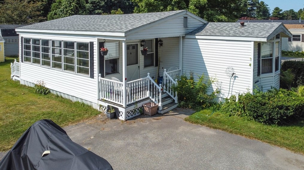 10 Wendy Way, Merrimac, MA 01860