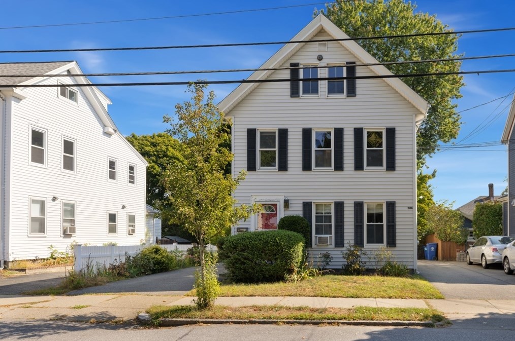 50 Pleasant St #2, Wakefield, MA 01880