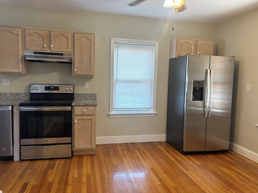 51 Essex St ##2, Swampscott, MA 01907