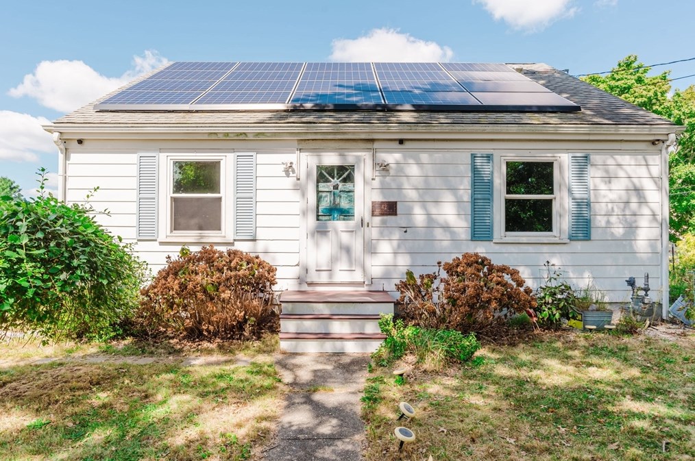 42 Harding Rd, Fairhaven, MA 02719