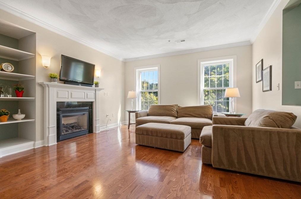 82 Virginia Rd #105, Lincoln, MA 01773