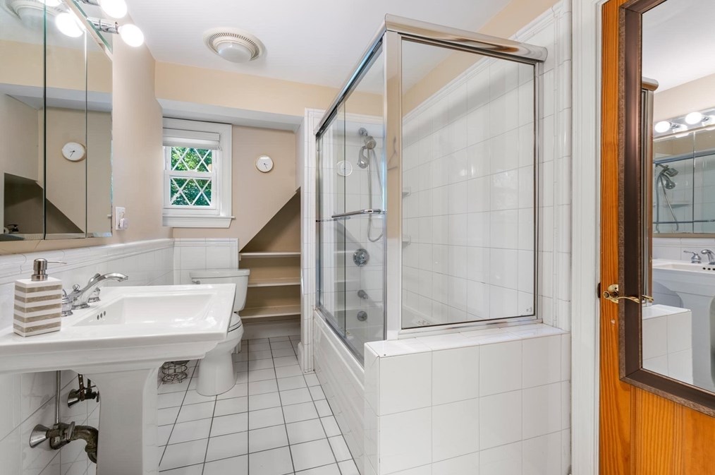 524 Parker St, Newton MA 02459-2544 exterior