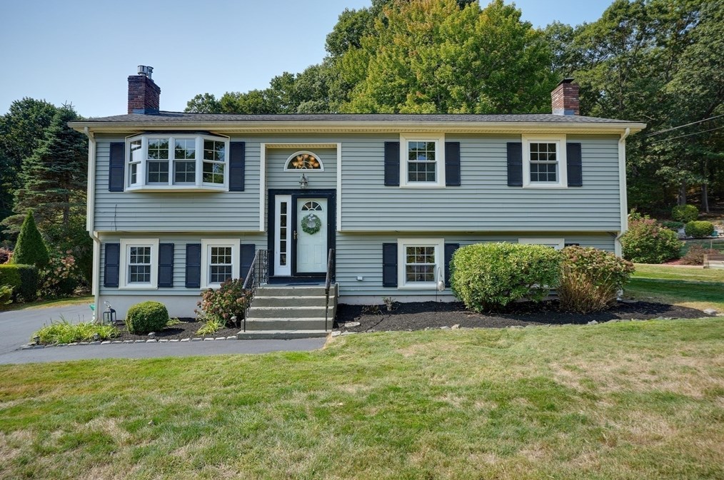 10 Town Line Rd, Burlington, MA 01803