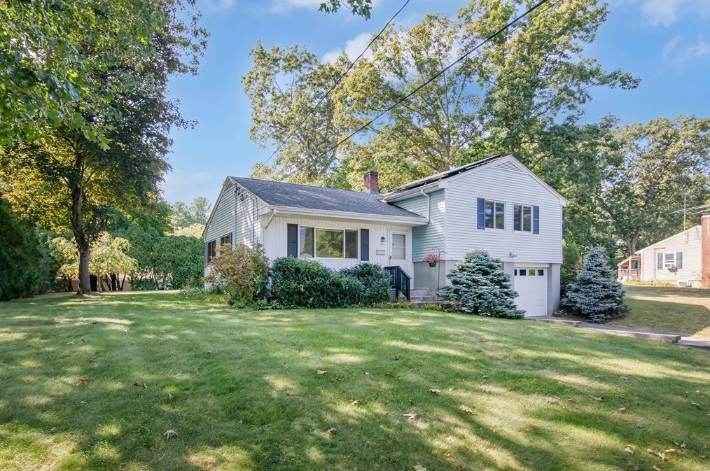 90 Kenmore Dr, Springfield, MA 01106