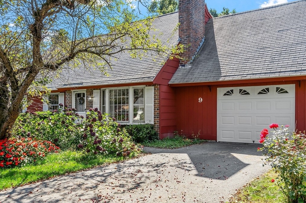 9 Donna Rd, Chelmsford, MA 01824