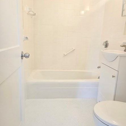 525 Talbot Ave #13, Boston, MA 02124