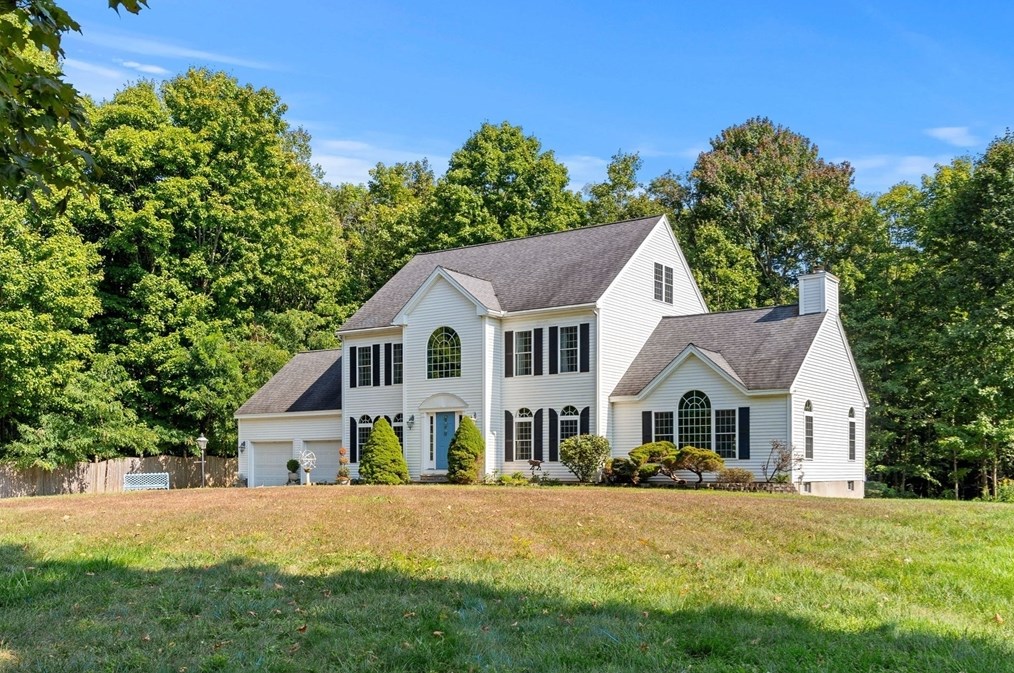 267 Center St, Groveland, MA 01834