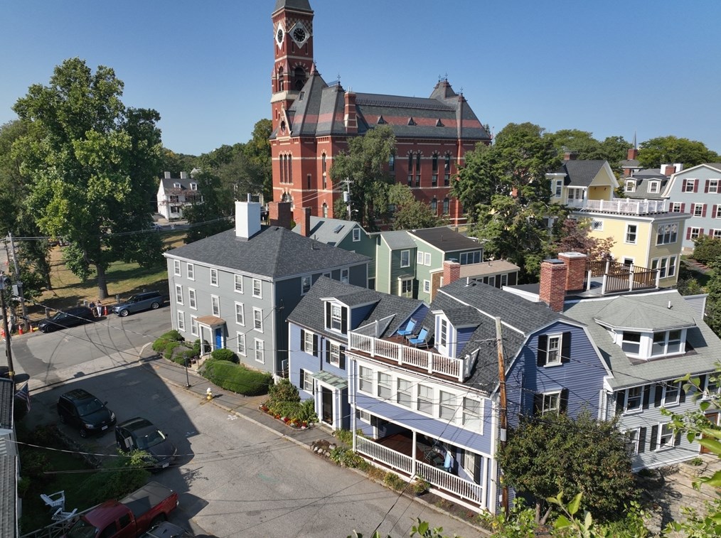 57 Lee St, Marblehead, MA 01945-3248