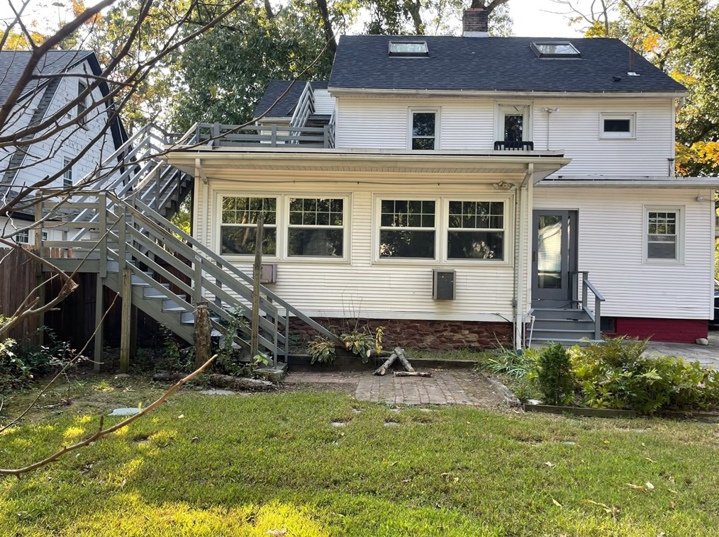 79 Perkins St, Springfield MA  01118-2030 exterior