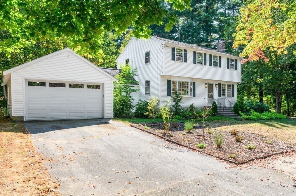 15 Brook St, Rowley, MA 01969