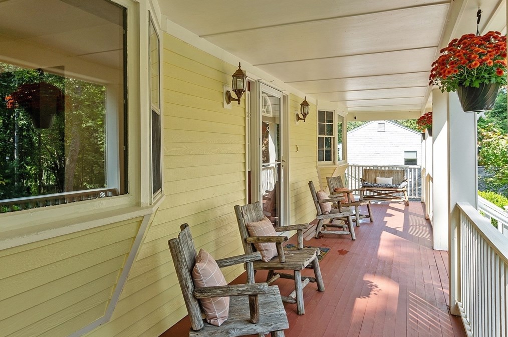 16 Wethersfield Dr, Andover, MA 01810 exterior