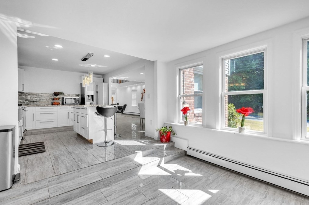 750 Wilbraham Rd, Springfield MA  01109-2011 exterior