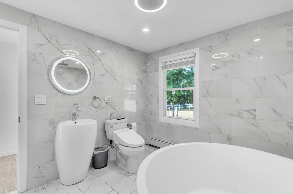 750 Wilbraham Rd, Springfield MA  01109-2011 exterior