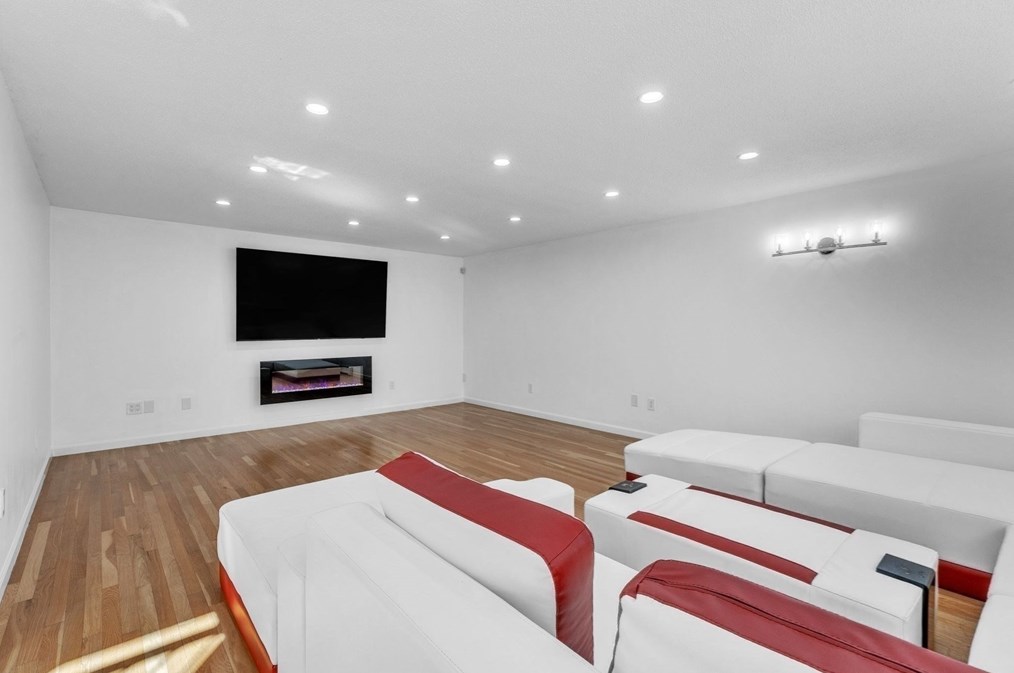 750 Wilbraham Rd, Springfield MA  01109-2011 exterior