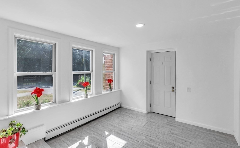 750 Wilbraham Rd, Springfield MA  01109-2011 exterior