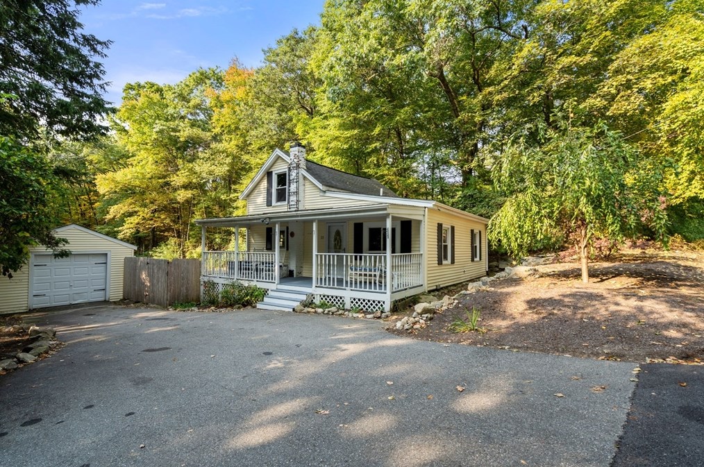 13 Jones Rd, Sutton, MA 01590