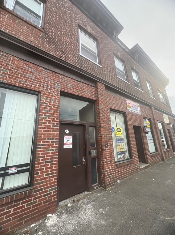 14 Perkins Ave, Brockton MA  02301-6869 exterior