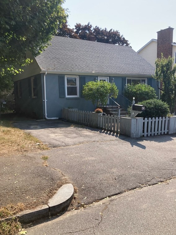 45 Pilgrim Ave, Worcester, MA 01604 exterior