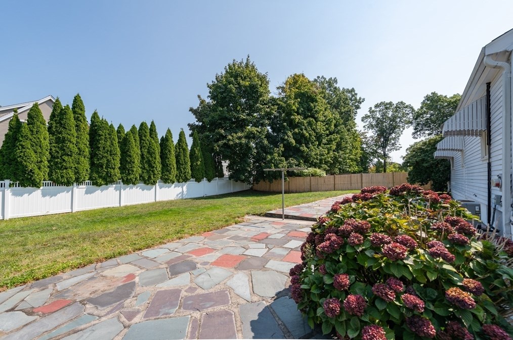 79 Robin Hood Rd, Stoneham, MA 02180