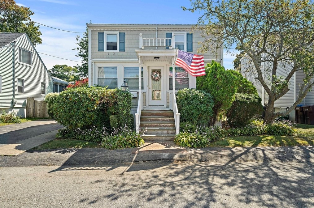 16 F St, Hull, MA 02045