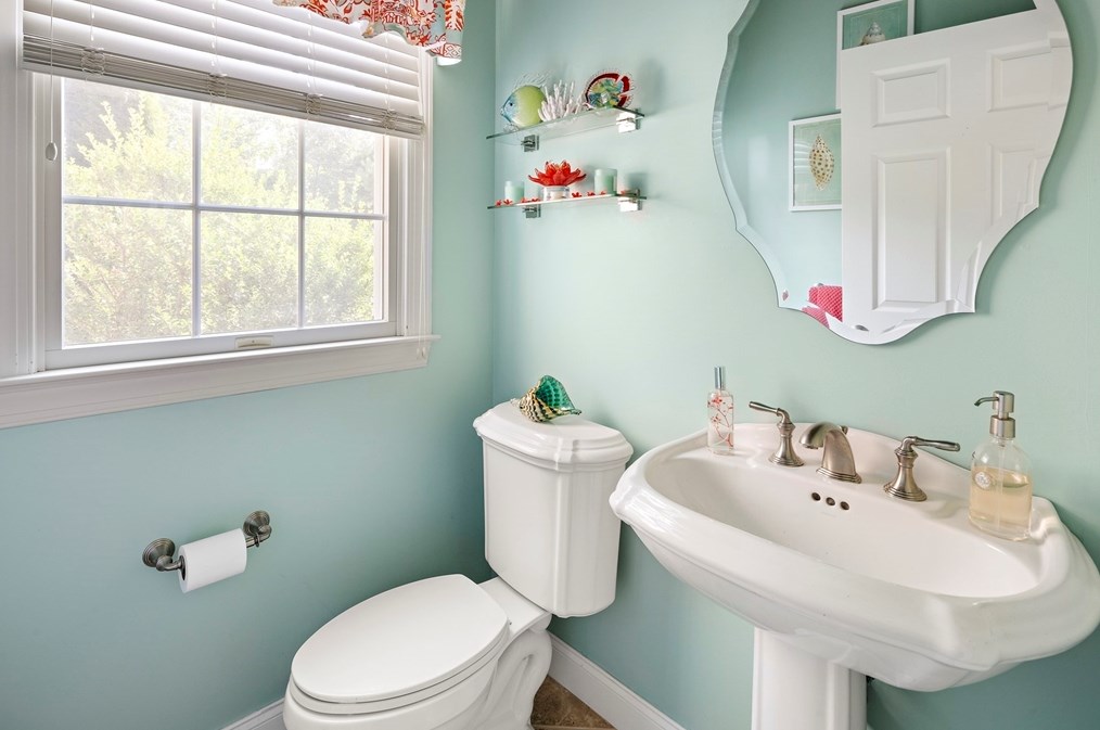 23 Fairways Ln, Methuen MA 01844-2125 exterior