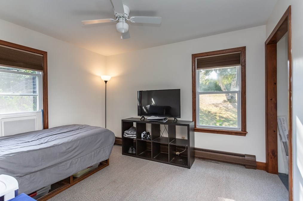 26 Norfolk Ave, Dartmouth MA 02747-3014 exterior